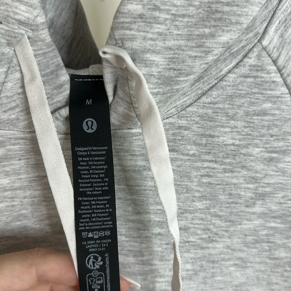 2024 Lululemon City Sweat Pullover Hoodie
Heathered Ultra Light Grey / Sea Salt - Picture 7 of 10